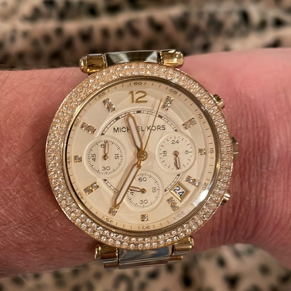 Beautiful Michael Kors Gold Large Dial Watch